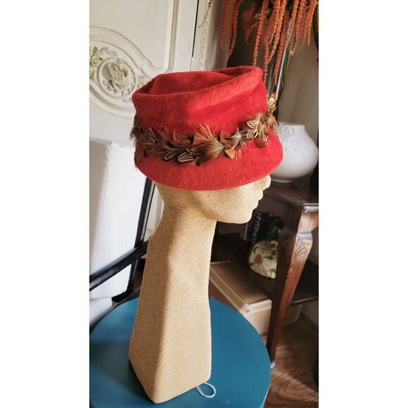 Vtg Christine Originals Park Ave NY Red Faux Fur Cloche Hat Feathers Sz S - Picture 6 of 10